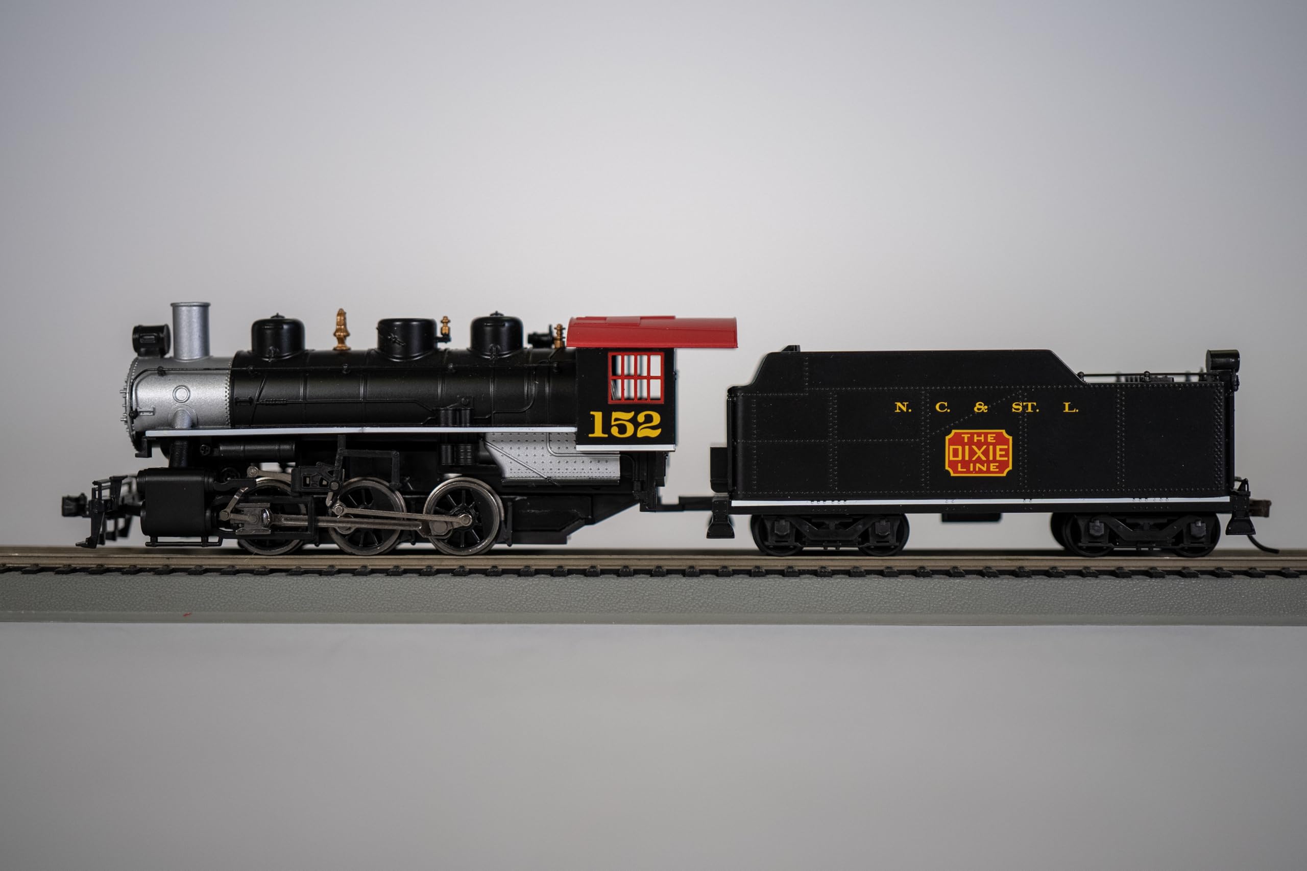 Amazon.com: Bachmann Industries Trains Usra 0-6-0 With Smoke